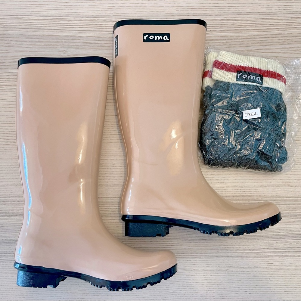 ROMA rain boots size 8 with socks/leg warmer liner